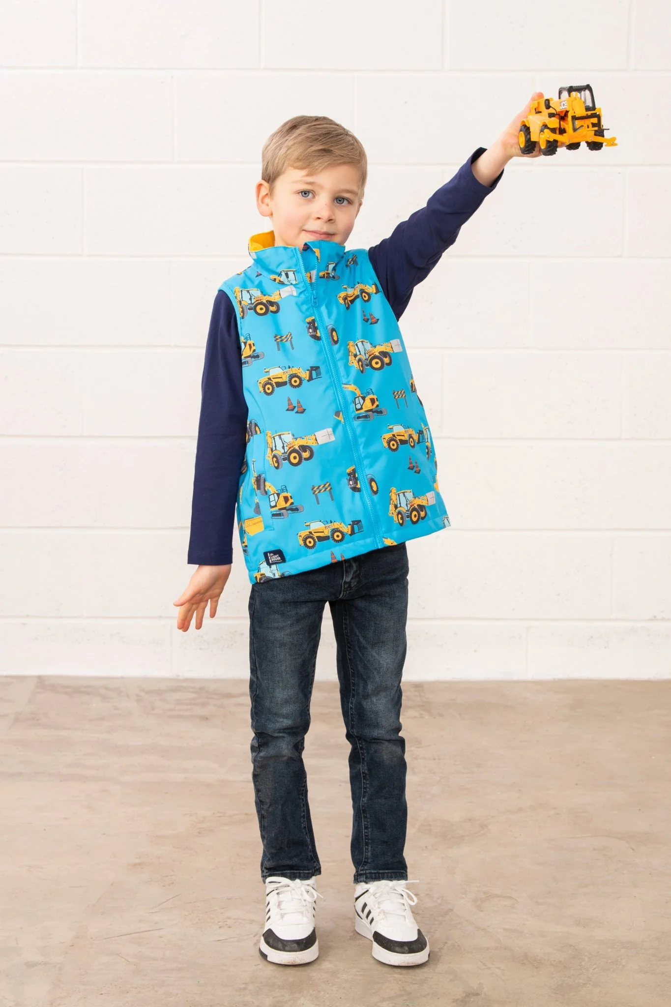 Alex Gilet - JCB - Image 5