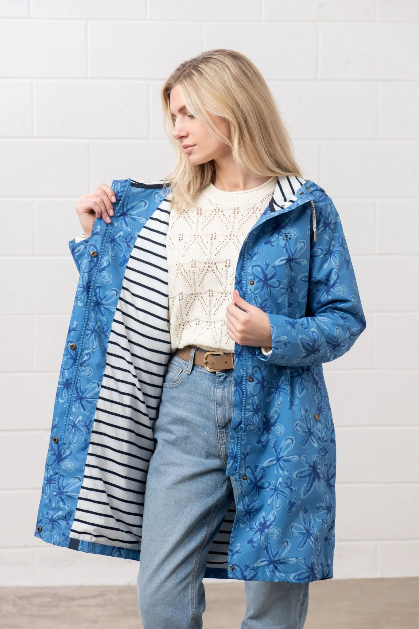 Long Beachcomber Jacket - Marine Blue Floral - Image 4