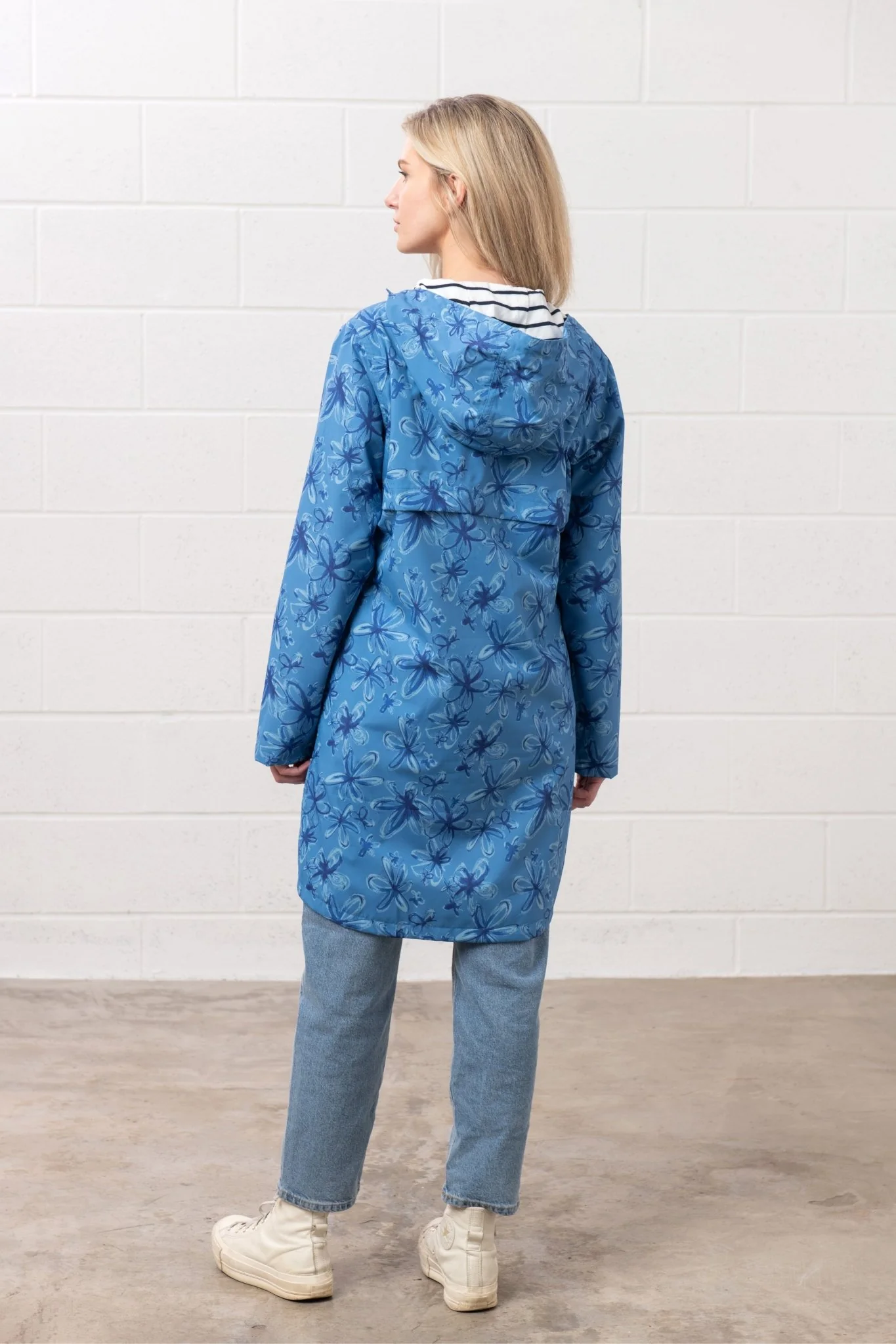 Long Beachcomber Jacket - Marine Blue Floral - Image 6