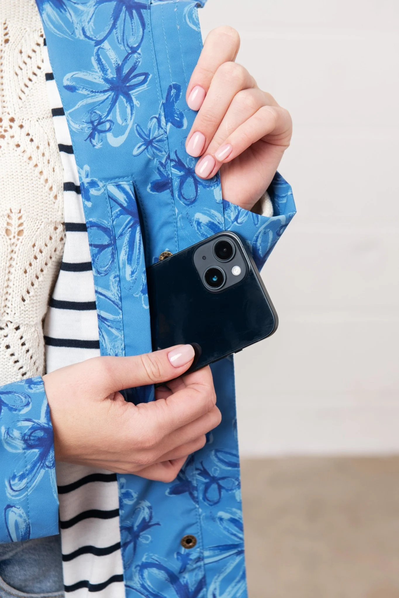 Long Beachcomber Jacket - Marine Blue Floral - Image 8