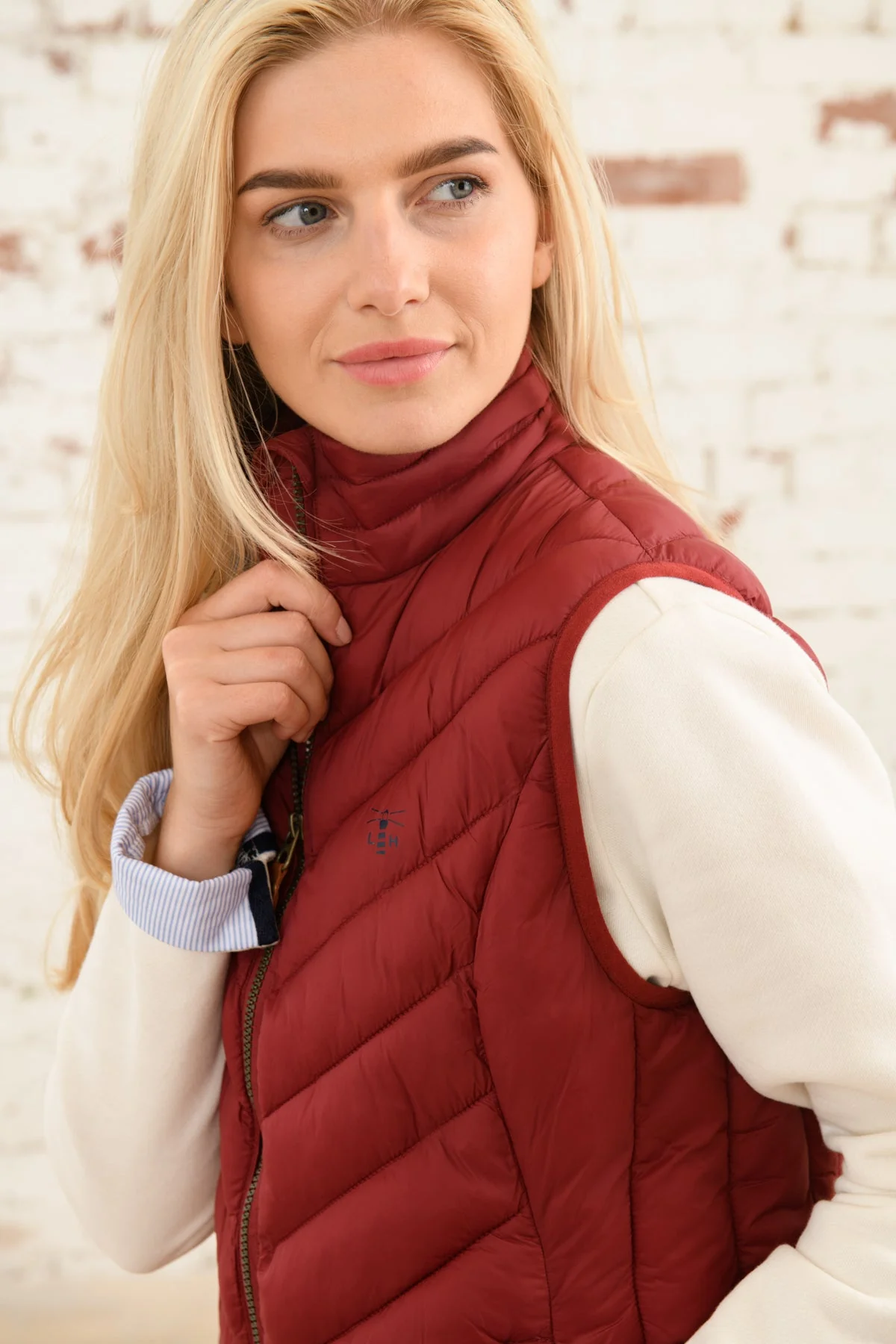 Laurel Gilet - Maroon - Image 5