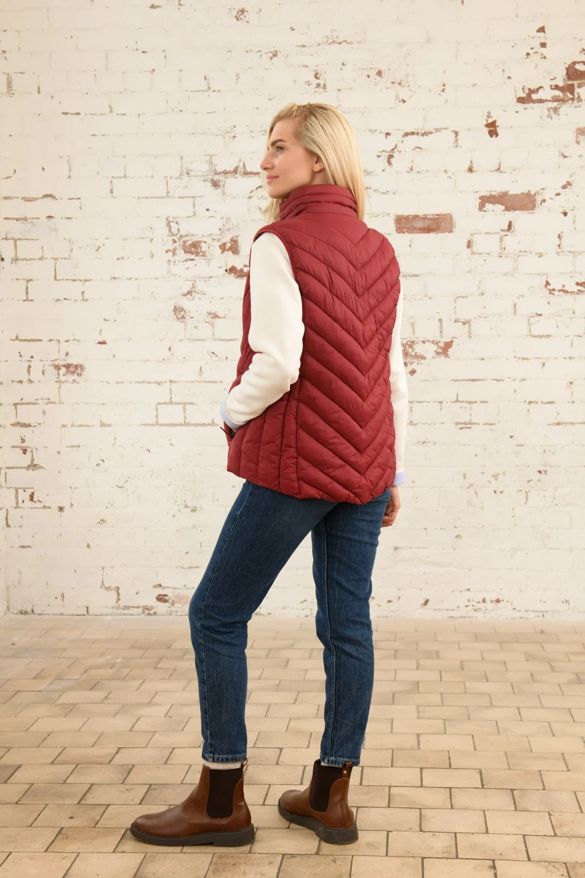 Laurel Gilet - Maroon - Image 6