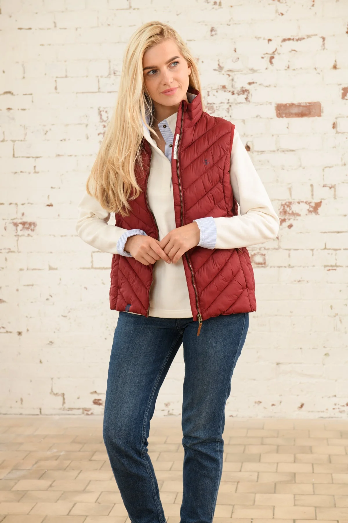 Laurel Gilet - Maroon - Image 8